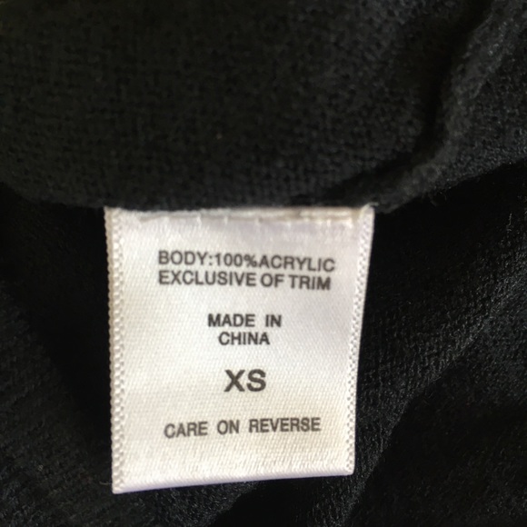 Black sweater with bow. 💝 - Picture 3 of 4